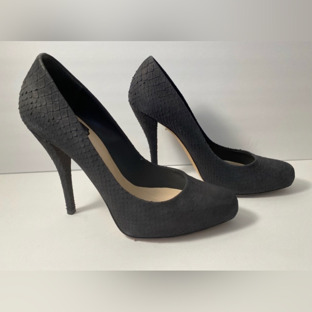 Christian Dior reptile printed heels, Size 7.5. - Picture 2 of 6